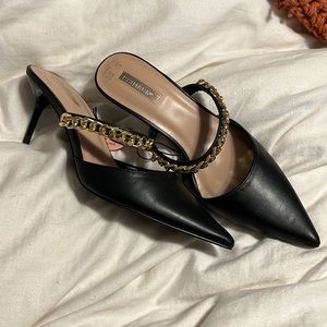 black kitten heels with gold chain size 9 women’s